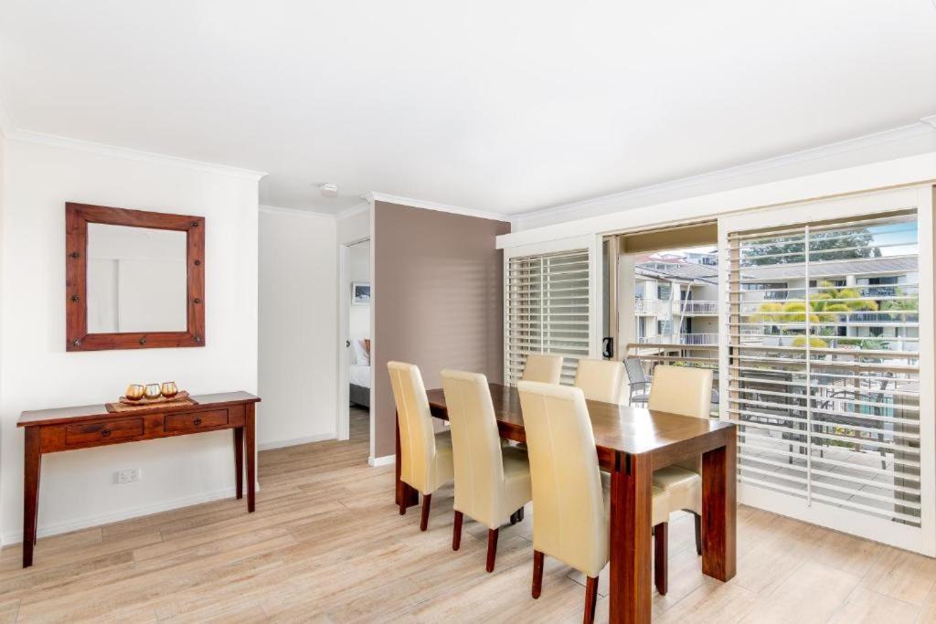 The Village Holiday Apartments At Burleigh Heads Gold Coast Exterior foto